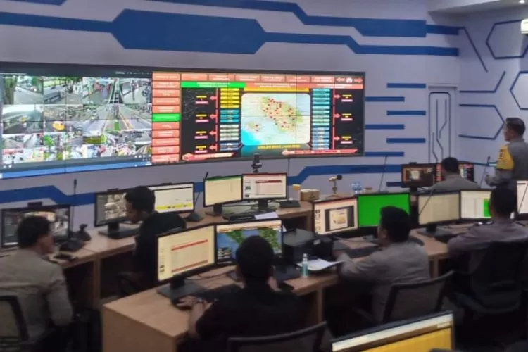 Command Center Polda Sumut berfungsi untuk memonitor seluruh kegiatan.