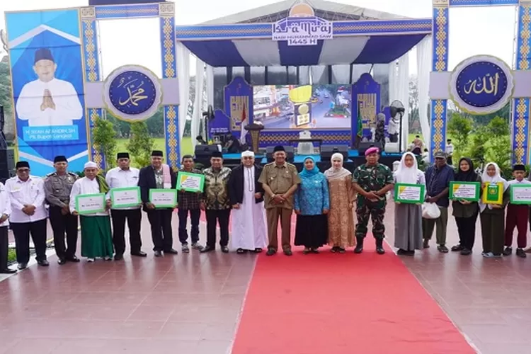 Plt Bupati Langkat bersama pimpinan daerah, ulama dan tokoh masyarakat pada peringatan isra mikraj Nabi Muhammad SAW dihari terakhirnya bertugas sebagai wakil bupati dan plt Bupati Langkat (Realirasonline.id/AA)