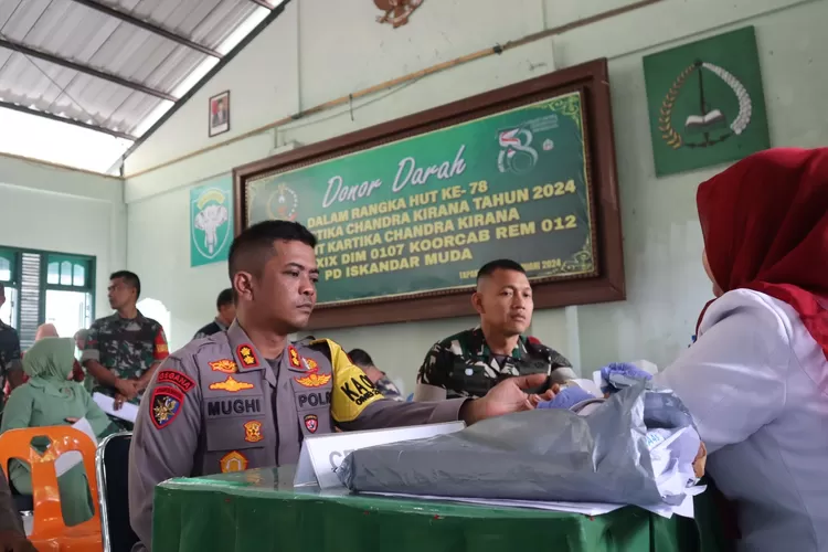 Dandim 0107 dan Kapolres Aceh Selatan ikut serta donor darah.(Realitasonline.id/ ZUL)