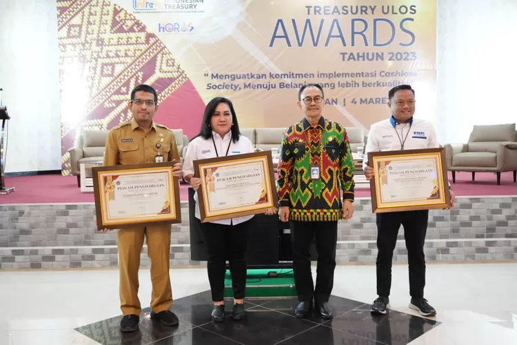 Pemko Medan Peroleh penghargaan dari Kementerian Keuangan karena dinilai mampu dorong dalam penyaluran KUR.