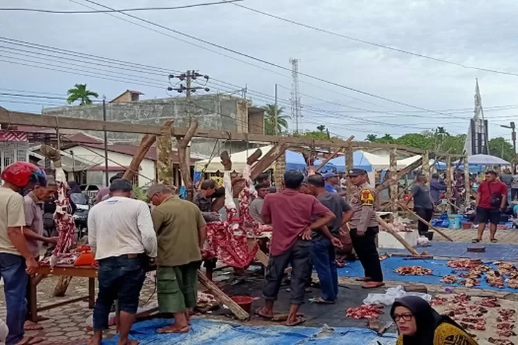 Salah satu lapak daging di Kabupaten Abdya dalam rangka menyambut Bulan Suci Ramadhan berlokasi di Pasar Tanjung Bunga, Kecamatan Tangan-Tangan, Abdya  (Realitasonline.id/zal)