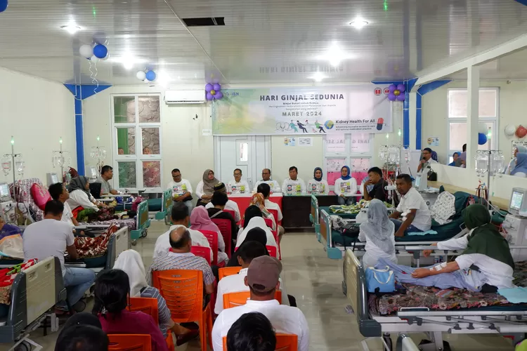 Pj Wali Kota Letnan Hadiri Peringatan WKD di RSUD Padangsidimpuan Bersama Pasien