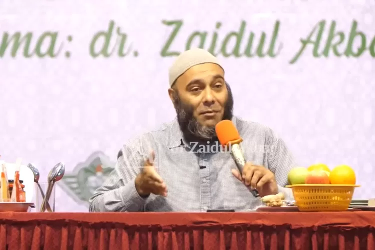 dr Zaidul Akbar sarankan jangan makan ini saat sahur kalau tidak mau kambung maag (Tangkapan Layar YouTube dr Zaidul Akbar Official)