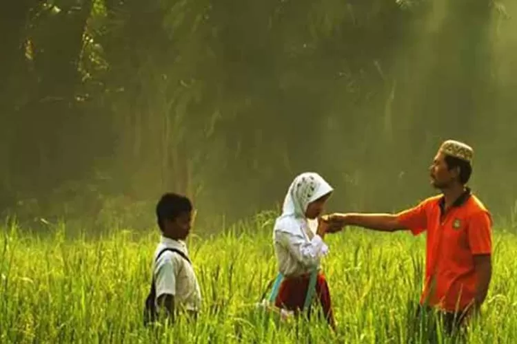 Contoh Teks Ceramah Singkat: Tentang Berbakti Kepada Orang Tua