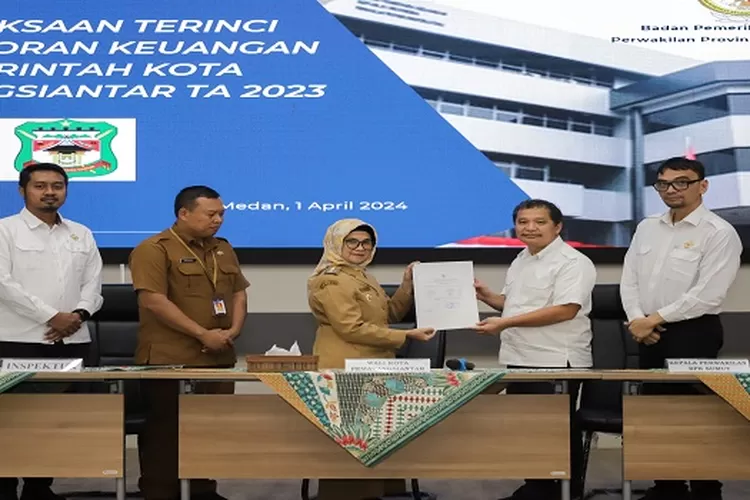 Wali Kota Pematangsiantar dr Susanti Dewayani SpA Entry Meeting bersama Kepala BPK Provsu guna pemeriksaan terinci atas Laporan Keuangan TA 2023 ( Realitasonline.id/RH)