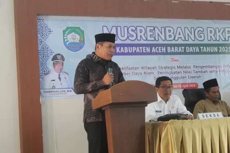 Pj Bupati Abdya, H Darmansah SPd MM membuka Musrenbang tingkat kabupaten dalam rangka penyusunan RKPD tahun 2025 di aula Bappeda setempat, Kamis (4/4).