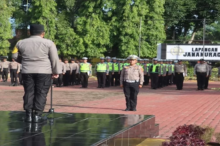 Kapolres Langkat AKBP Faisal Rahmat Husein Simatupang saat memimpin apel Siaga Jelang Penetapan Capres dan Cawapres   (Realitasonline.id/AA)