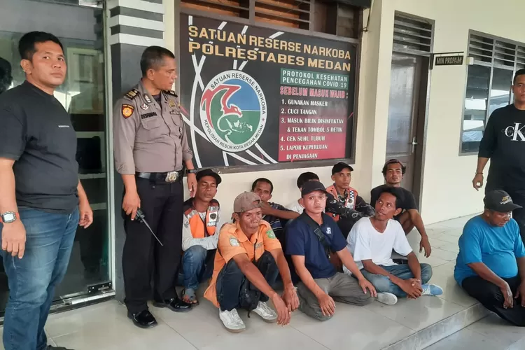 Dishub dibantu petugas  Polrestabes Medan berhasil amankan 96 orang Jukir liar yang beroperasi di sebagian wilayah ruas jalan Kota Medan