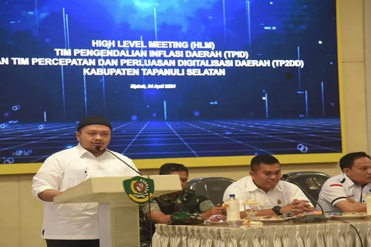 Bupati Tapsel Dolly Pasaribu, memberi sambutan pada acara HLM TPID dan TP2DD Kabupaten Tapsel&nbsp; ( Realitasonline.id/Riswandy)