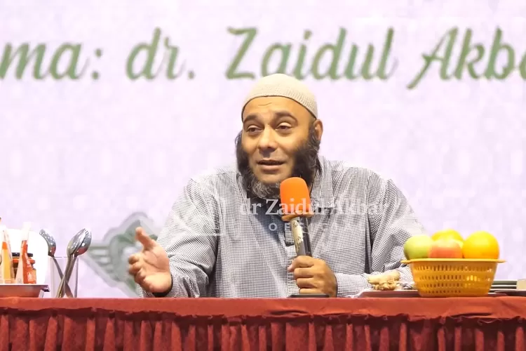 dr Zaidul Akbar merekomendasikan beberapa cara untuk mengelola kondisi emosi tertekan dan mencegah kambuhnya batu ginjal (Tangkapan Layar YouTube dr Zaidul Akbar Official)