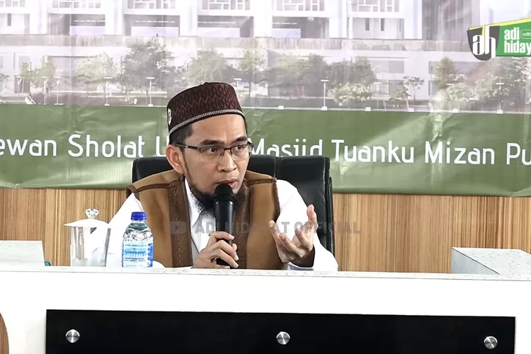 Ustaz Adi HIdayat Sebut Modal Utama Bisnis (Tangkapan Layar YouTube Adi Hidayat Official)