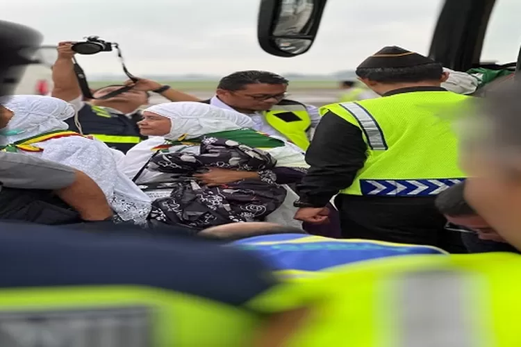 Calhaj yang akan berangkat ke Tanah Suci tiba di Bandara Kualanamu (Realitasonline.id/zul)