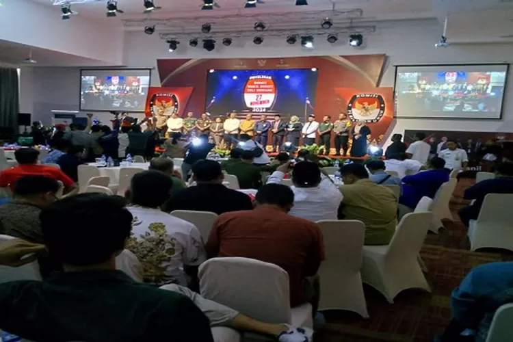 KPU Deli Serdang luncurkan tahapan pemilihan Bupati dan Wakil Bupati di Hotel Wings. (Realitasonline.id/zul)