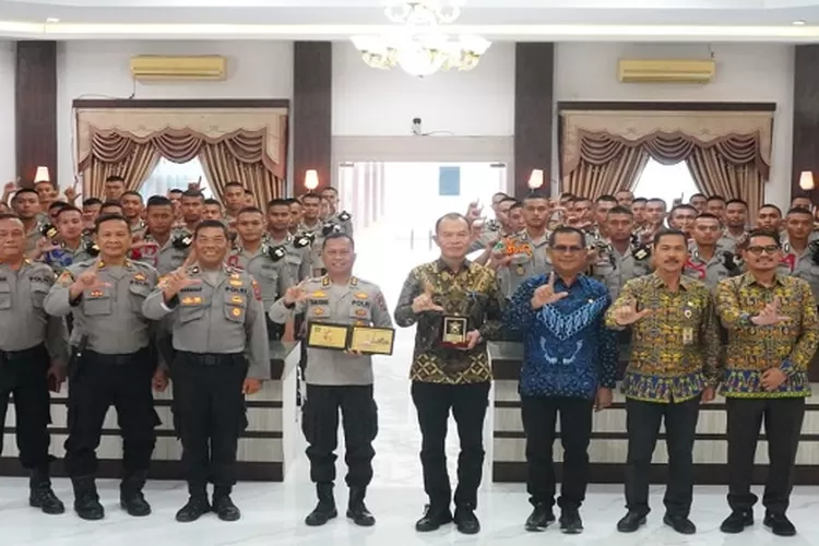 Kegiatan kohesi sosial siswa diktukba Polri gelombang-I TA. 2024 foto bersama (Realitasonline.id/AA)