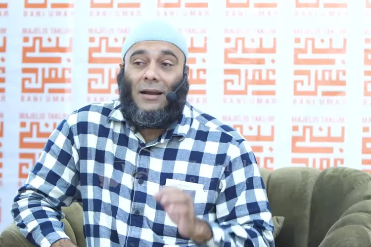 Mengobati Mata Merah dengan Ramuan Herbal ala dr Zaidul Akbar (Tangkapan Layar YouTube dr Zaidul Akbar Official)