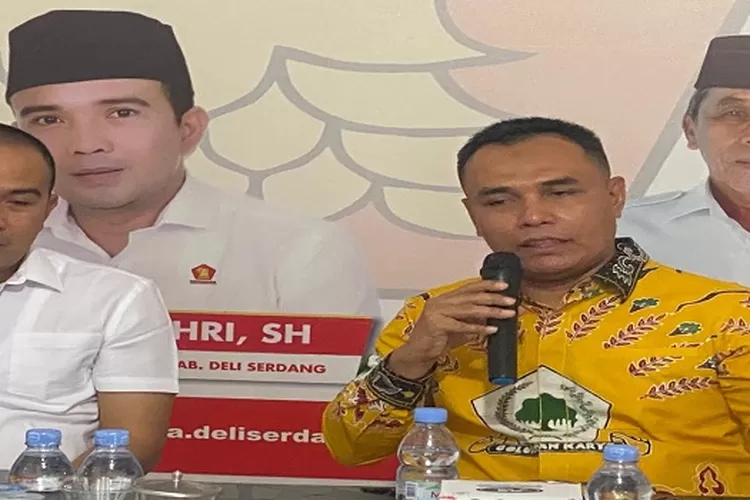 Ketua Golkar Deli Serdang Hamdani Syahputra (kanan) bersama Ketua Gerindra Zakky Shahri (Realitasonline.id/zul)
