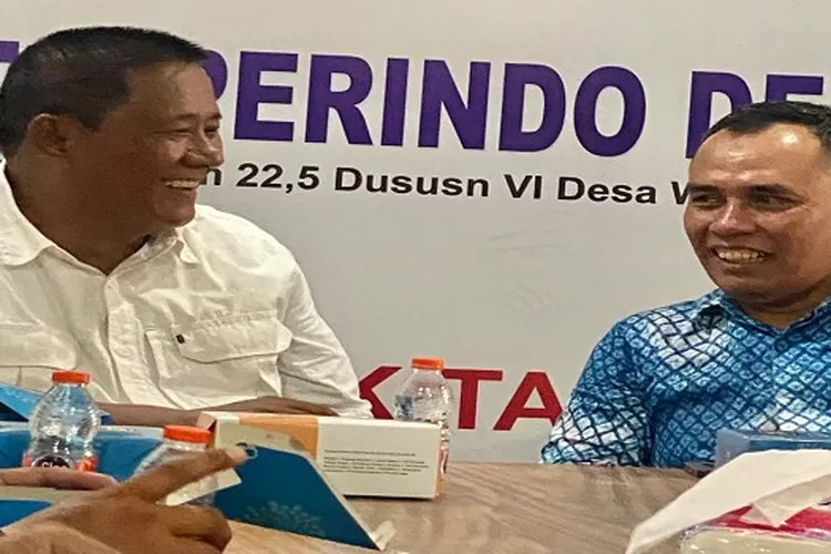 Ketua DPD Golkar Deli Serdang H Hamdani Syahputra (kanan) bersama Ketua DPC Perindo, Gunung. (Realitasonline.id/zul)