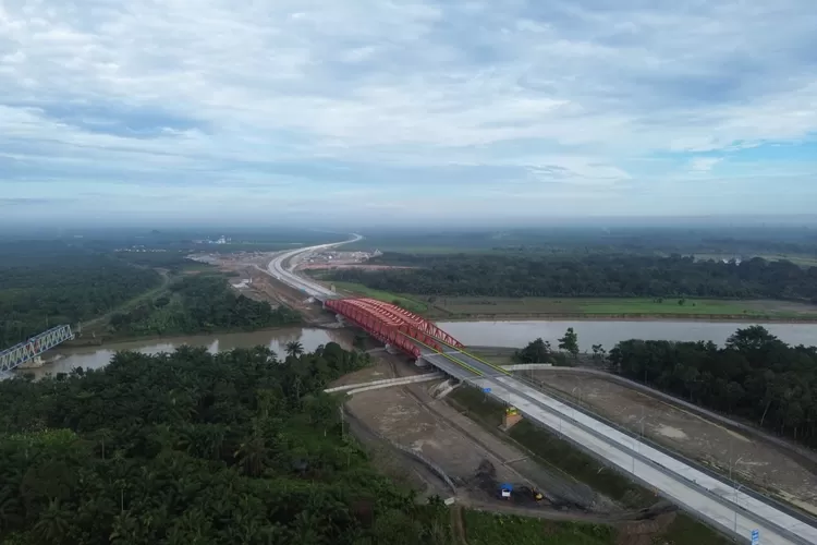  Jumlah traffic kenderaan yang melalui jalan tol Binjai&ndash;Langsa seksi Kuala Binggai sudah mencapai 8.000 kenderaan sejak dibuka pada Senin, 29 Januari 2024 yang lalu.