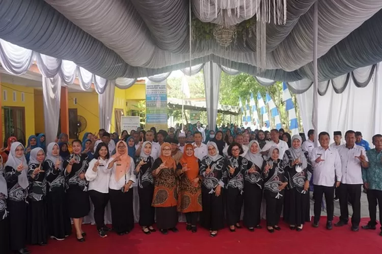 tim monitoring PKK Provinsi Sumatera Utara saat berkunjung di Desa Stabat Lama terkait lomba UP2K PKK tingkat Provinsi (Realitasonline.id/AA)