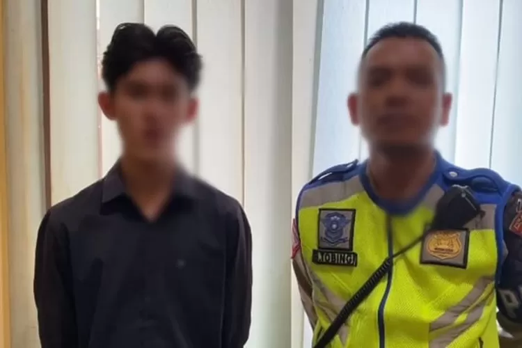 Bripka BT (kanan) anggota Sat Lantas Polresta Deli Serdang bersama BM (Realitasonline.id/zul)