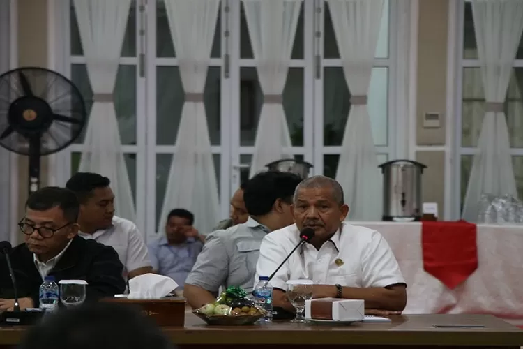 Ketua DPRD Sumut Sutarto saat rapat persiapan Pekan Olahraga Nasional (PON) XXI Tahun 2024 bersama Ketua Umum KONI Pusat Marciano Norman dan Kemenpora, (Realitasonline.id/mis)