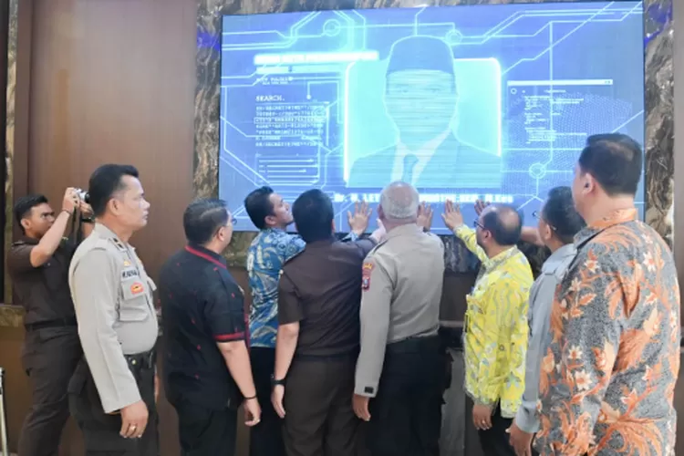 Sekdako Letnan Dalimunthe Bersama perwakilan Forkopimda Launching Layanan Darurat Call Center 112 Di Aula Kantor Walikota Padangsidimpuan