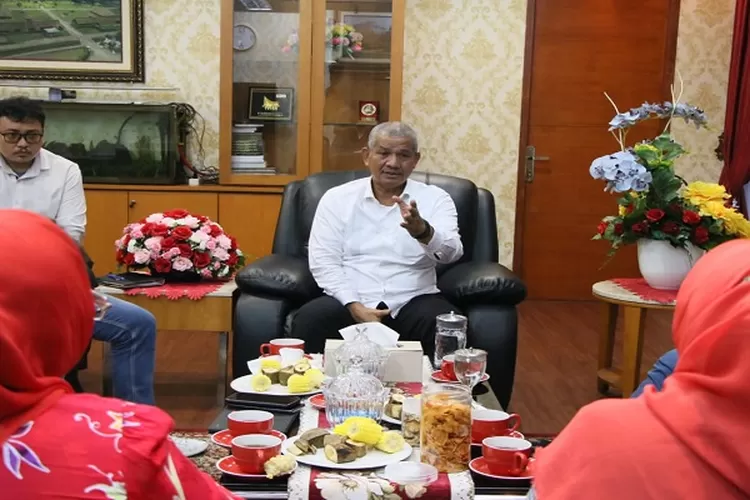 Ketua DPRD Sumut Sutarto saat menerima audiensi unsur pengurus Forum Masyarakat Literasi Indonesia (Formalindo) Sumut  (Realitasonline.id/Mis)