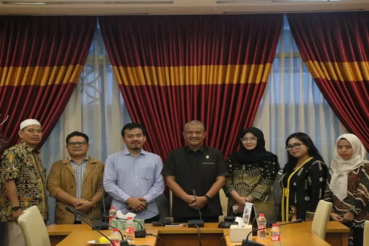  Ketua DPRD Sumatera Utara Sutarto saat menerima Komisioner Komnas HAM  (Realitasonline.id/mis)