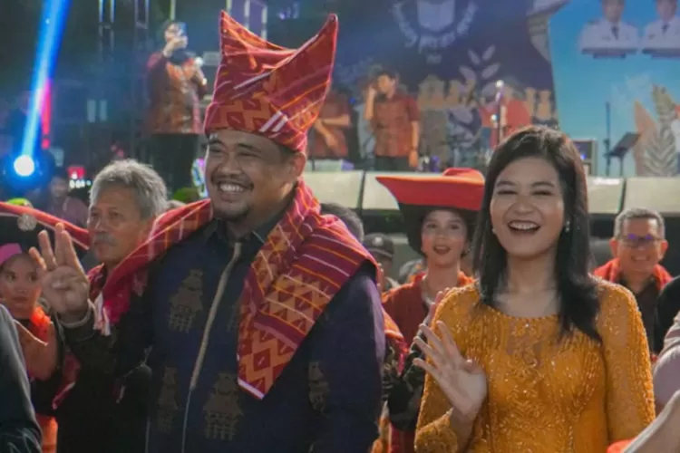 Bobby Nasution didampingi Kahiyang Ayu hadiri Merdang Merdem Kerja Tahun Kuta 2024 yang digelar Pemko Medan, Jumat (26/7/2024).