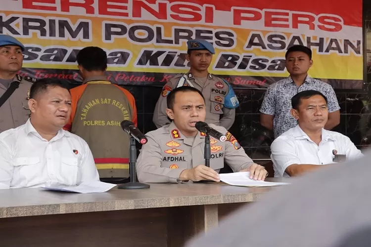 Kapolres Asahan saat memaparkan kronologis kejadian pada awak media ( Realitasonline.id/HS)