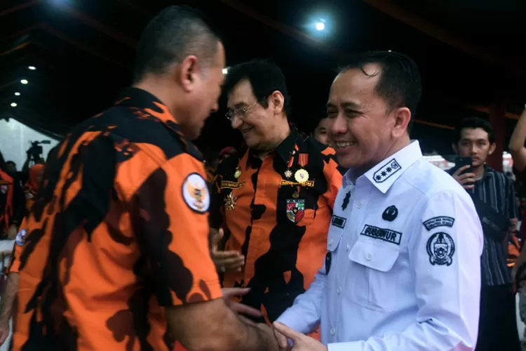 Pj Gubernur Sumut, Agus Fatoni menghadiri Pelantikan Pengurus Majelis Pimpinan Wilayah (MPW) Pemuda Pancasila Sumut Periode 2022-2027 yang diselenggarakan di Lapangan Benteng Medan, Jalan Pengadilan, Medan, Sabtu (10/8/2024).