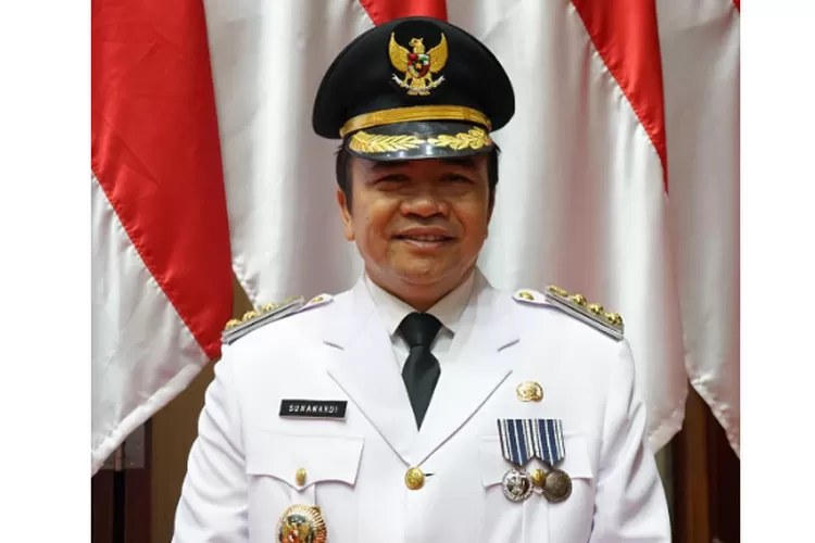 Pj Bupati Abdya Ir Sunawardi MSi yang baru dilantik oleh Pj Gubernur Aceh Bustami di Anjong Mon Mata, Banda Aceh, Minggu (11/8/2024) pagi.