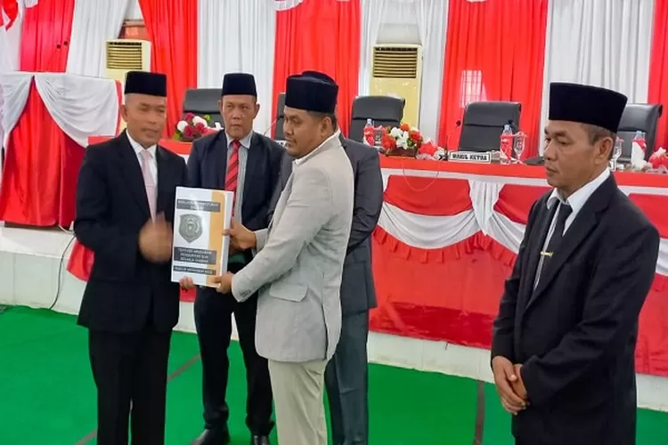 Paripurna penyampaian nota pengantar R APBD 2025 ( Realitasonline.id/SS)