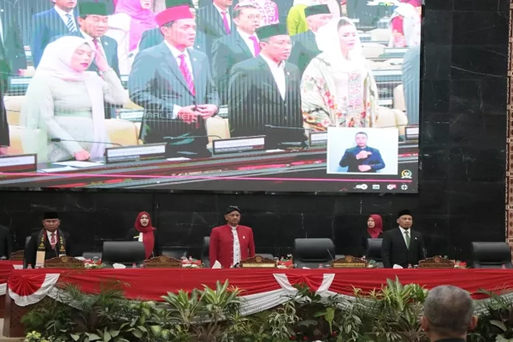 Ketua DPRD Sumut Sutarto saat memimpin Rapat Paripurna HUT ke-79 Kemerdekaan RI, di ruang Sidang Paripurna DPRD Sumut (Realitasonline.id/Dok)