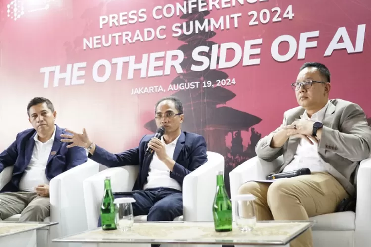Melalui tema &ldquo;The Other Side of AI&rdquo; Neutra DC Summit 2024 hadirkan perspektif yang lebih holistik tentang AI, serta tantangan dan peluang dari penerapan AI di berbagai sektor.