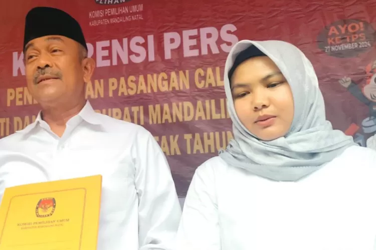 Atika Azmi Utammi Nasution yang juga kembali mendaftar menjadi wakil bupati Madina