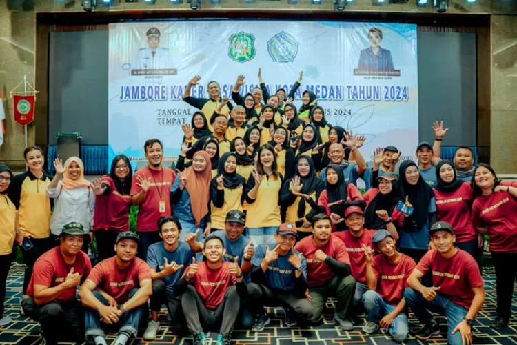 Ikuti Outbond, Sebagai Garda Terdepan, Kahiyang Ayu Minta Seluruh Kader Dasawisma Kompak