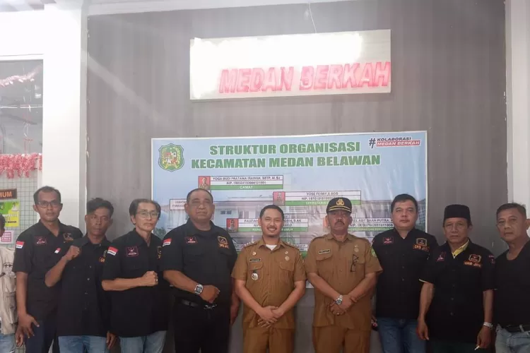 Camat Belawan menerima kunjungan pengurus PAC GRIB Jaya. (Realitasonline.id.Dok)