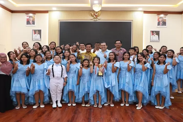 Bupati Radiapoh apresiasi kontingen Pesparawi atas keberhasilannya mengharumkan nama Kabupaten Simalungun ( Realitasonline.id/SS)