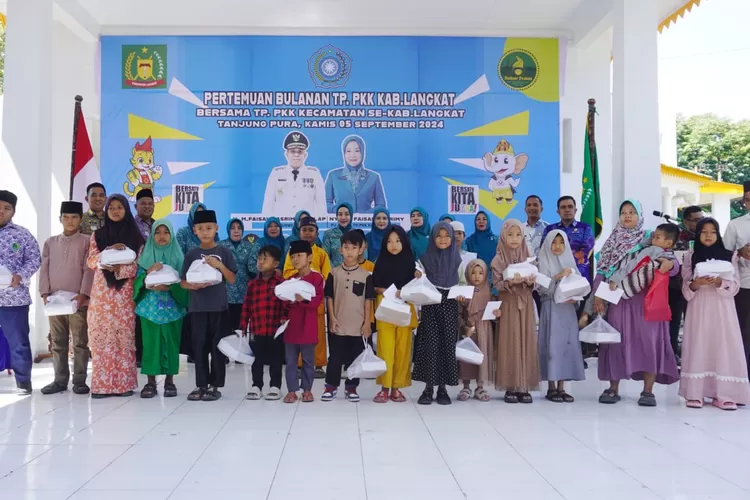 Ny. Uke Faisal Hasrimy saat menghadiri pertemuan bulanan TP PKK Kabupaten Langkat  (Realitasonline.id/AA)