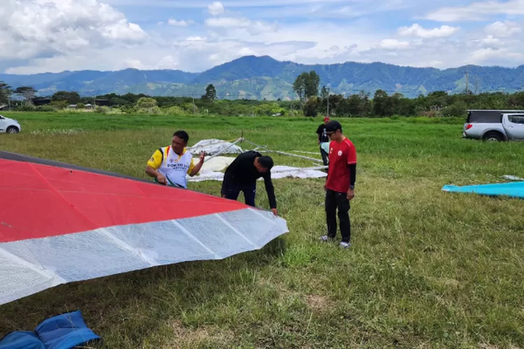 Tenda Sarnafil Dewan Juri Gontale di run way Bandara Rembele, Timpa peralatan Gontale atlit Gontale Jakarta, Rabu (11/9/2024).
