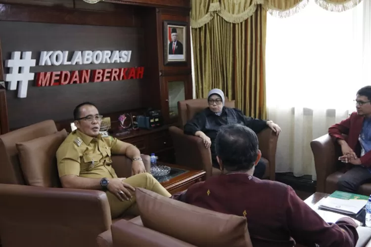 Plt Walikota Medan Aulia Rachman terima audensi Rektor UISU terkait kolaborasi cetak SDM berkualitas, Senin (30/9/2024).