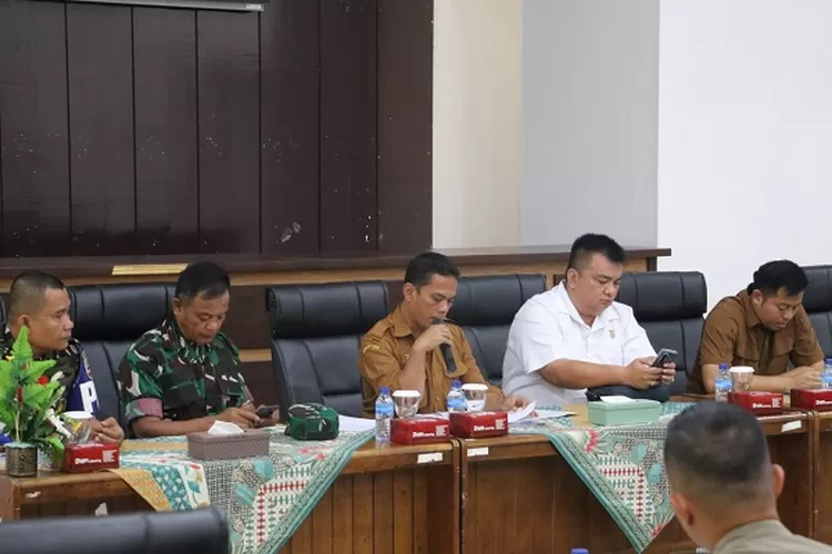 Sekda Pematangsianțar Junaidi Sitanggang pimpin Rapat Persiapan Tim Desk Pilkada serentak  (Realitasonline.id/RH)