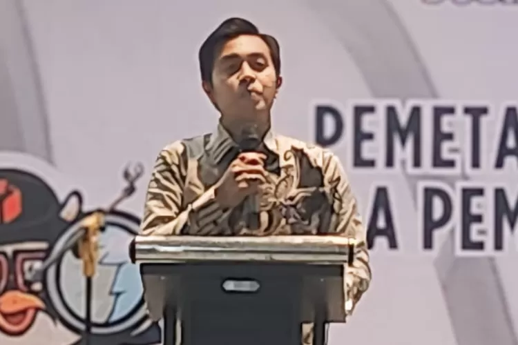 Ketua Bawaslu Kabupaten Batu Bara, M. Amin Lubis saat memberikan sambutannya dalam sosialisasi pengawasan partisipatif serta peluncuran pemetaan kerawanan Pemilu serentak 2024