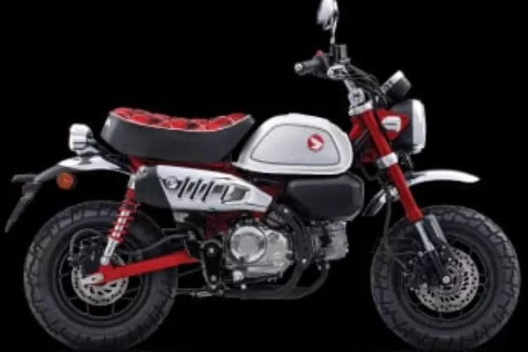 Honda Monkey yang klasik, menunjukkan desain retro yang ikonik dengan bodi kompak dan warna cerah, siap menjelajahi jalanan kota. (Realitasonline.id/ astra-honda.com)