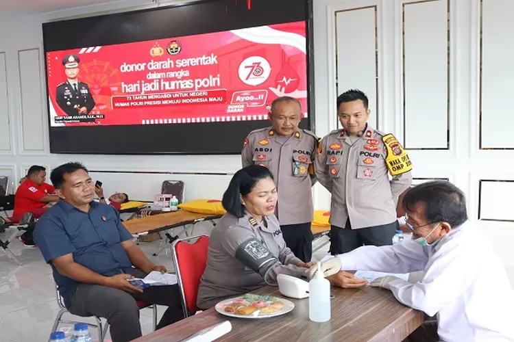 Polres Tapsel melaksanakan kegiatan donor darah dalam rangka HUT Divisi Humas Polri ke 73 tahun 2024 di Mapolres Tapsel di Sipirok  (Realitasonline.d/Riswandy)