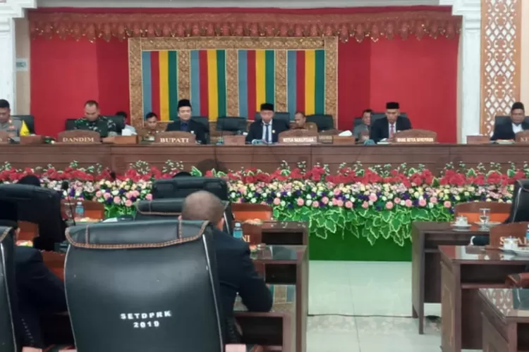 DPRK Abdya menggelar rapat paripurna pengumuman usulan calon Ketua DPRK, Wakil Ketua I dan Wakil Ketua II definitif di gedung DPRK setempat, Senin (4/11/2024).