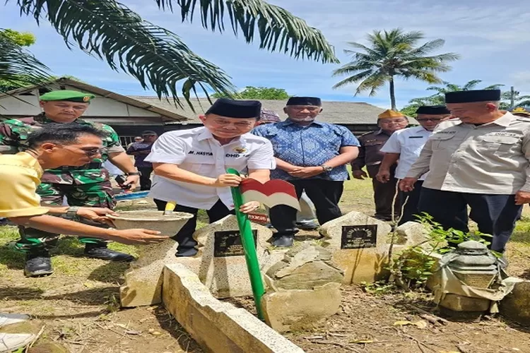 peresmian Tugu Juang 45 ditandai dengan pemancangan Bendera Merah Putih  (Realitasonline.id/AA)