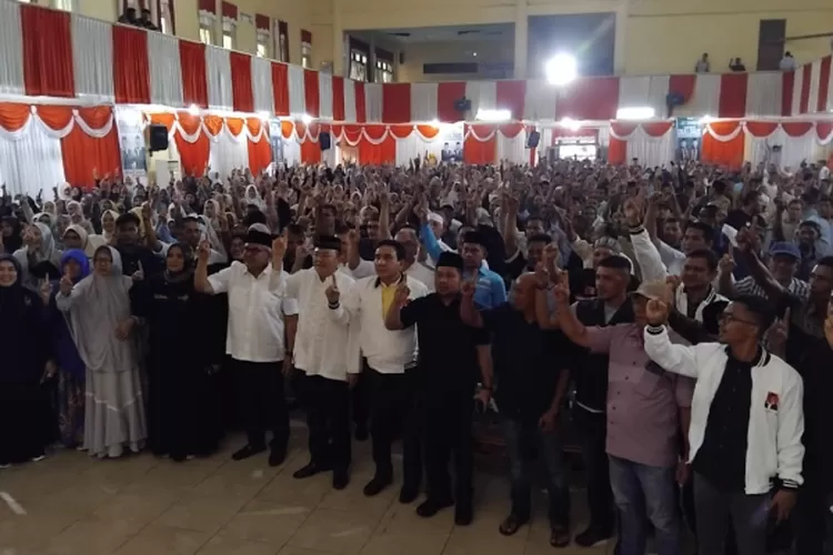 Ribuan Massa Aceh Selatan hadiri Kompanye Dialogis Paslon Gubernur Aceh, Bustami-Fadhli.(realitasonline.id/zul)