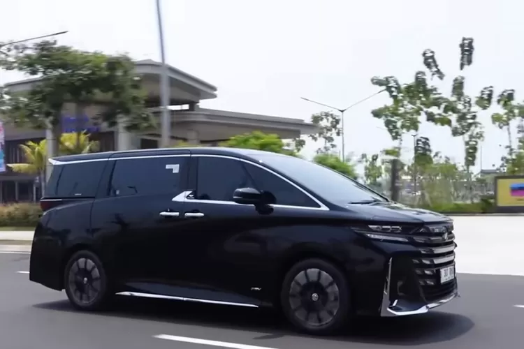 Toyota Vellfire baru memang punya banyak kelebihan, tapi juga mungkin ada beberapa hal yang kurang cocok bagi sebagian orang. (Tangkapan Layar YouTube Fitra Eri)